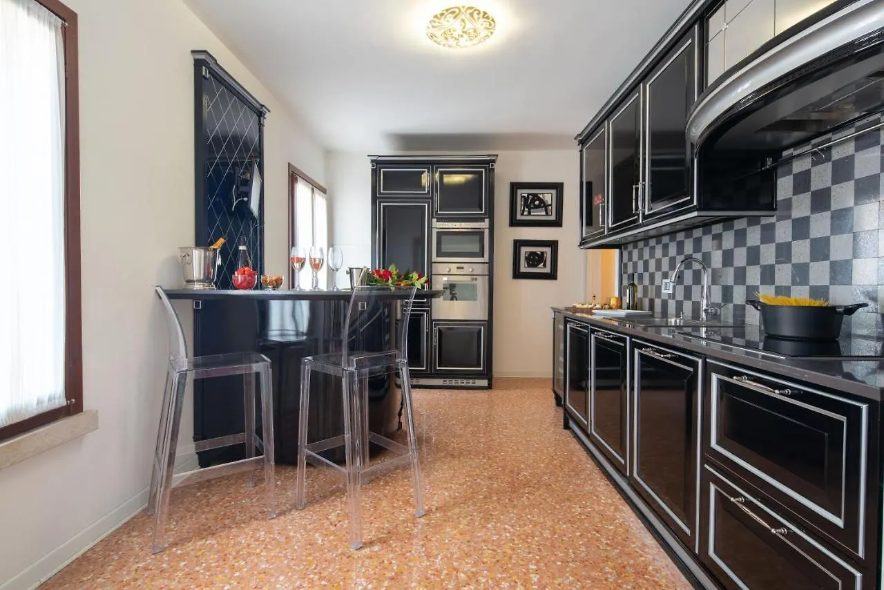 San Nicolo Canal View Venice Apartment
