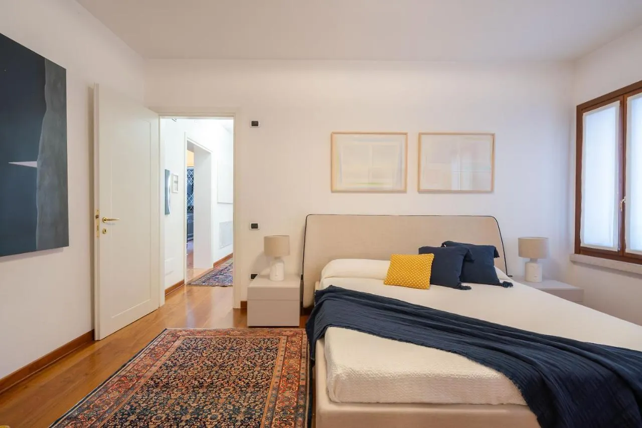 San Nicolo Canal View Velence Apartman
